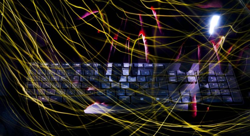 Lecsapott az FBI a csalókra, akik fertőzött Steam-játékokkal lopták el a játékosok pénzét