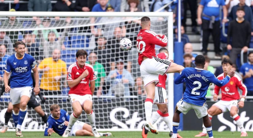 Brutális gól vette el a Manchester United győzelmét az utolsó másodpercekben