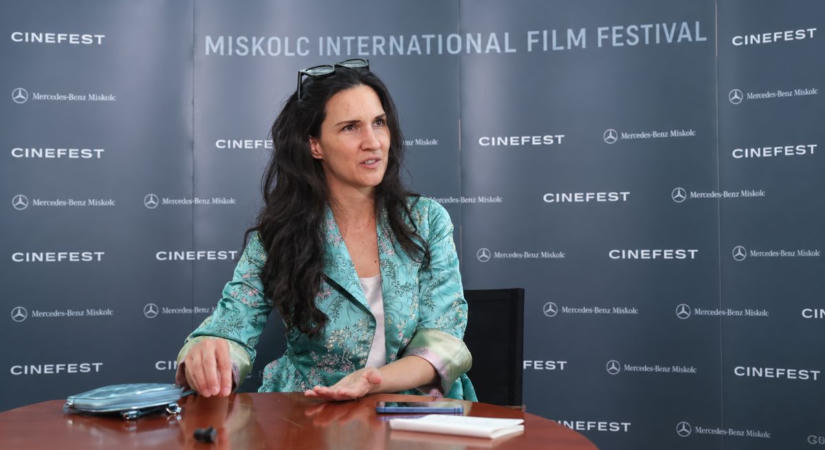 Mayer Bernadette a dráma és a humor között találta meg a saját hangját
