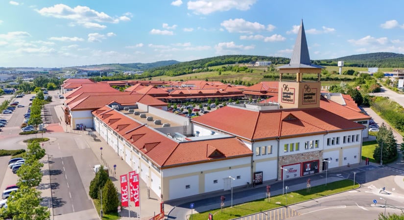 Új tulajdonosa van a legnagyobb hazai outletközpontnak