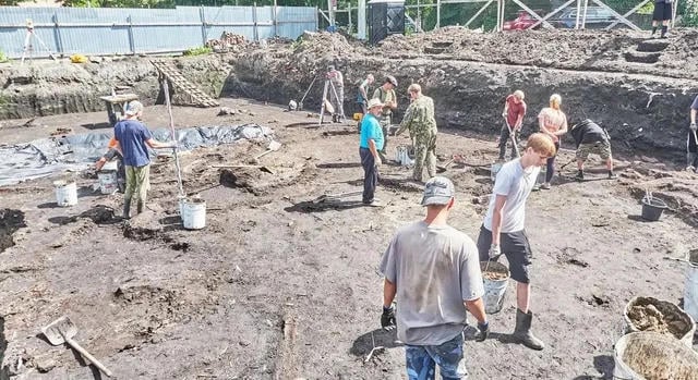 Finnugor eredetű ékszereket rejthet egy kilencszáz éves oroszországi sír