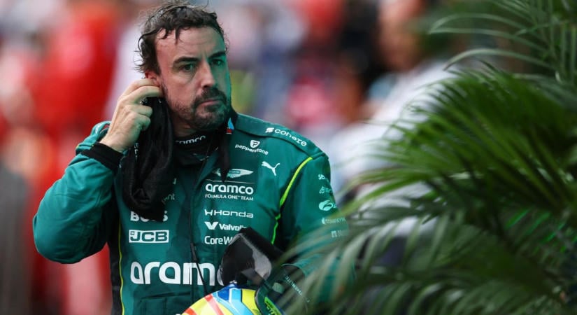 Alonso elvesztette a türelmét: keményen bírálta az F1-es mezőny végén versenyzőket