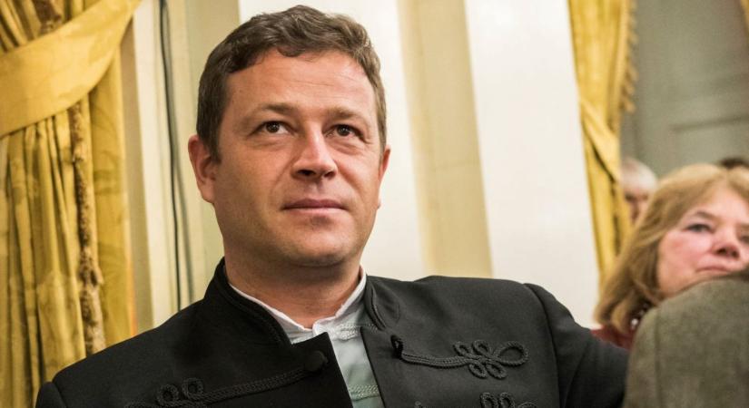 „Ez a kulturális kormányzat talán legjobb befektetése” – Orbán János Dénes reagált a több száz milliós kifizetésekről szóló vádakra