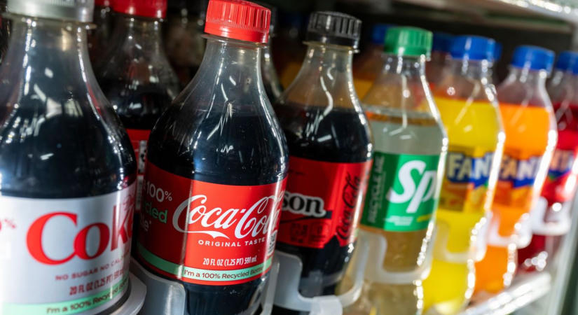 Megint odaszúrt a Coca-Cola a Pepsinek: érdekes, az ő termékein nem spórolnak