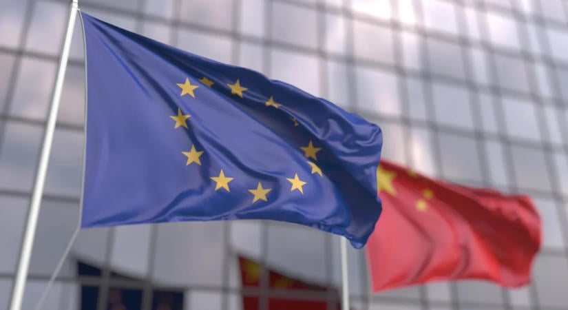 Kína korlátozza a hibrid autók európai exportját enyhítve az európai piaci nyomást