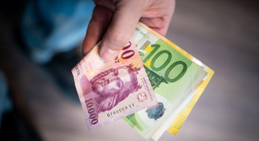 Megütötték a forintot, nehezen tápászkodik