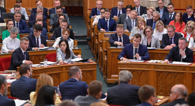 Titkos szavazással döntenek Unger Annáról és Tasnády Katalinról