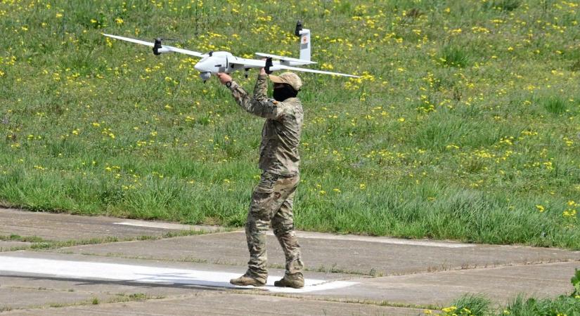 Katonai helyzet Romániában: tüzet nyitott egy F-16-os, lelőttek egy drónt, az elnök is megszólalt