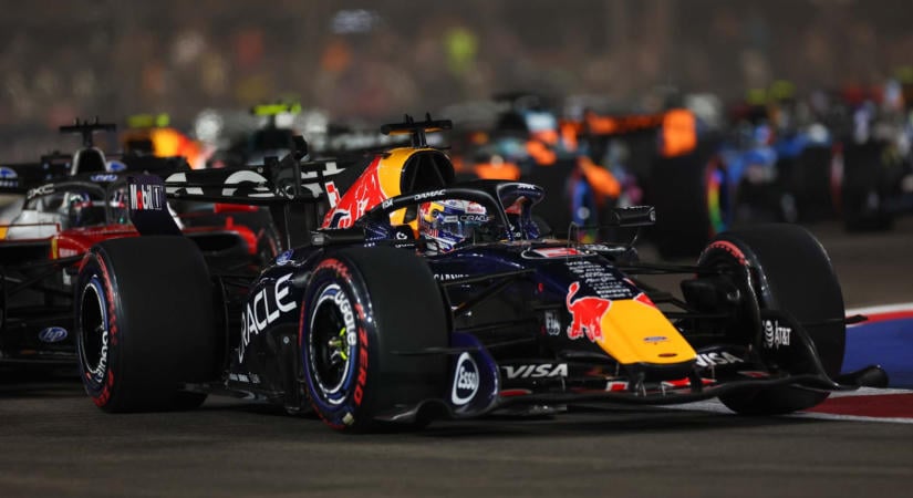 Verstappen nyert Szingapúrban, Antonelli előnye 100 pont fölé nőtt