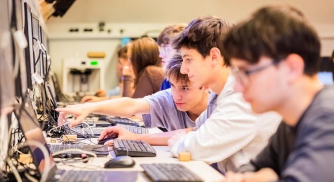 Országos MI oktatási programot jelentett be a Bosch