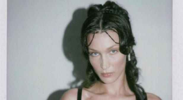 Bella Hadid tisztázta, miért volt rosszul a Met-gálán