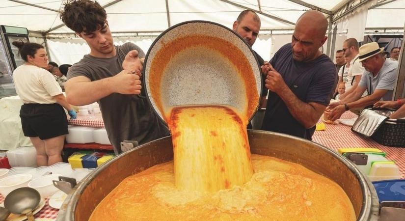 Ekkor lesz a tiszacsegei halászléfesztivál, de a népszerű rendezvény jövője kérdésessé vált