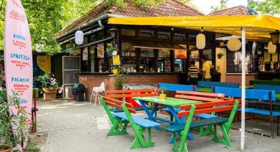 Petíció indult az Ábra Büfé megmentéséért Ábrahámhegyen, nem szeretnék, ha bezárna sokak kedvenc strandbüféje
