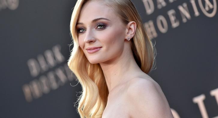 Sophie Turner búcsút mondott szőke tincseinek