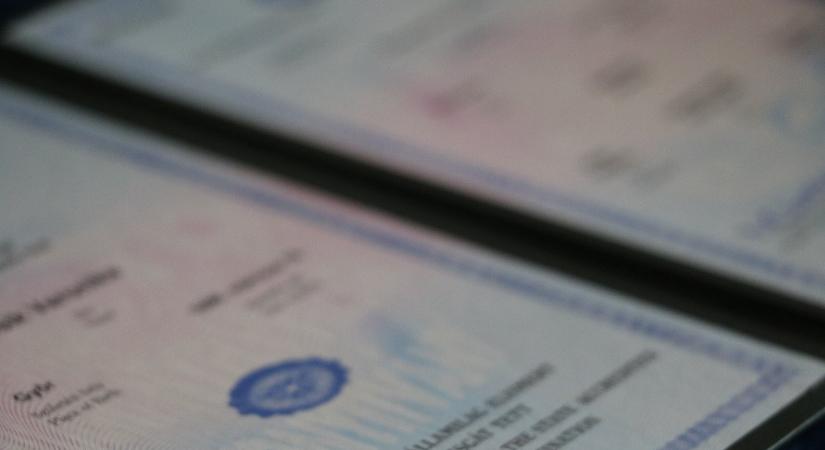 Még a tízezret sem érte el a németből nyelvvizsgázók száma 2023-ban, és nyelvtanárokból sem lehet majd Dunát rekeszteni