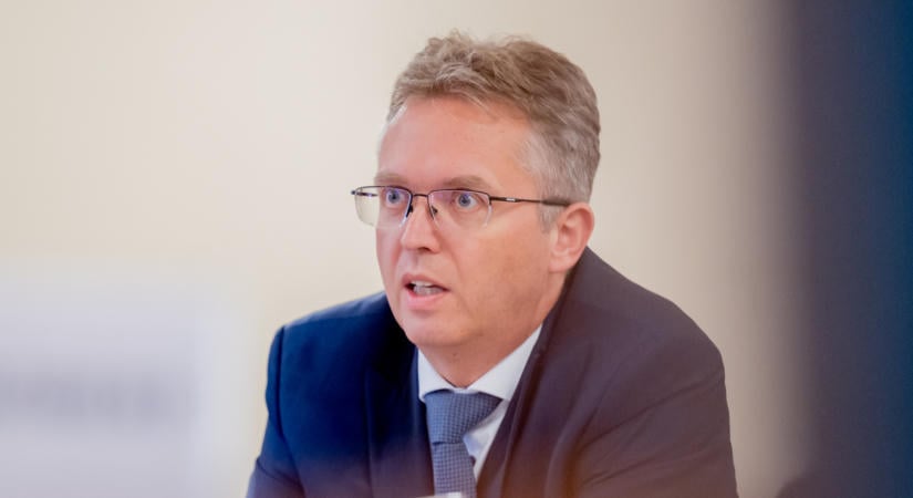 Hankó Balázs és Seszták Miklós mentelmi jogának felfüggesztésére tett indítványt az ügyészség