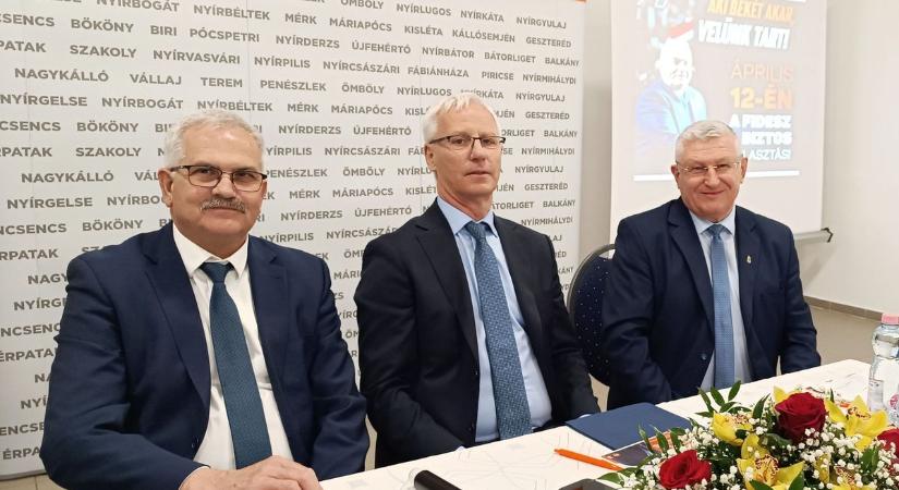 Soltész Miklós Nyírlugoson: nem kérdés, ki kell maradni a háborúból, ehhez a Fidesz a biztos választás