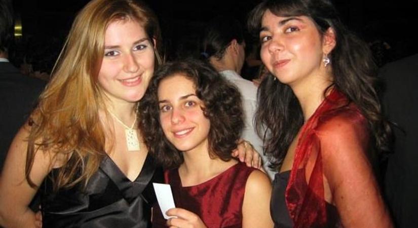 Így báloztak a pécsi gólyák 2005-ben – egy felejthetetlen este a POTE Aulában (GALÉRIA!)