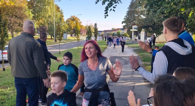 Mozgás, közösség és hazatérő példaképek: a ZTE KK négy kosárlabdázója is részt vett az Eötvös-iskola sportnapján