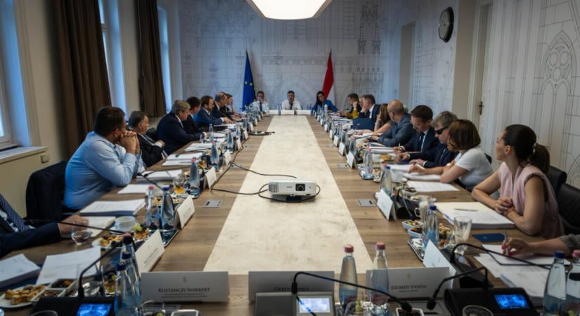 Fontos nyugdíjbelentés érkezett a kormánytól