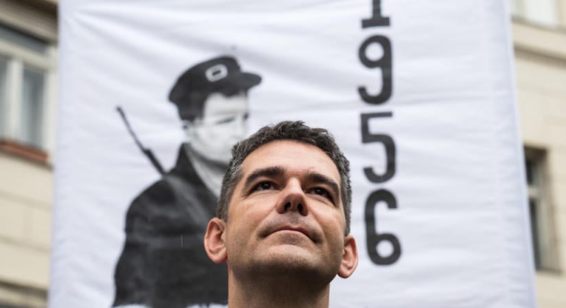 Novák Előd és a Fidesz együtt szavazta le, hogy Orbán Viktort meghallgassák a kegyelmi ügyben