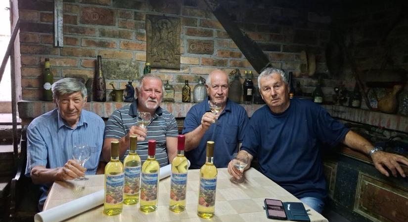 Palackba került Bágyogszovát bora, a helyi gazdák őrzik a hagyományokat