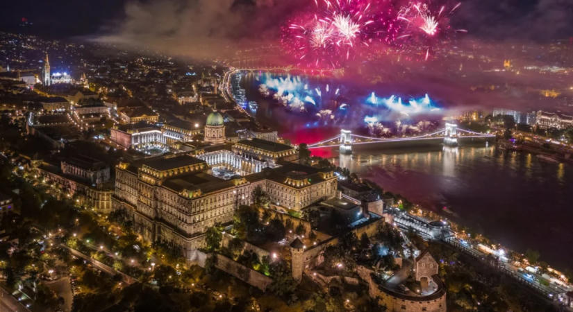 Fényfestés és kétezer drón teszi különlegessé az augusztus 20-i ünnepet