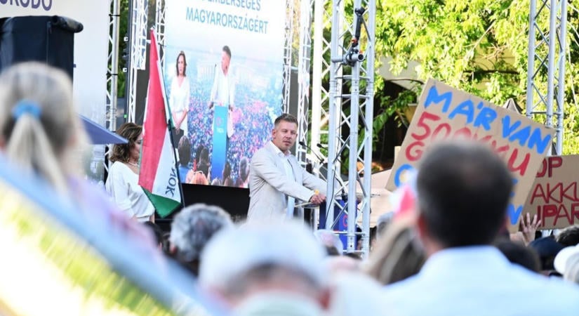 Meglepő kijelentések és egy kisebb közjáték – ilyen volt Magyar Péter szolnoki látogatása