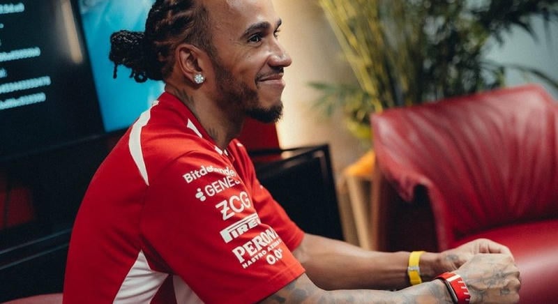 „Kénytelen vagyok sokkal tovább maradni!” – Hamilton az afrikai futamról