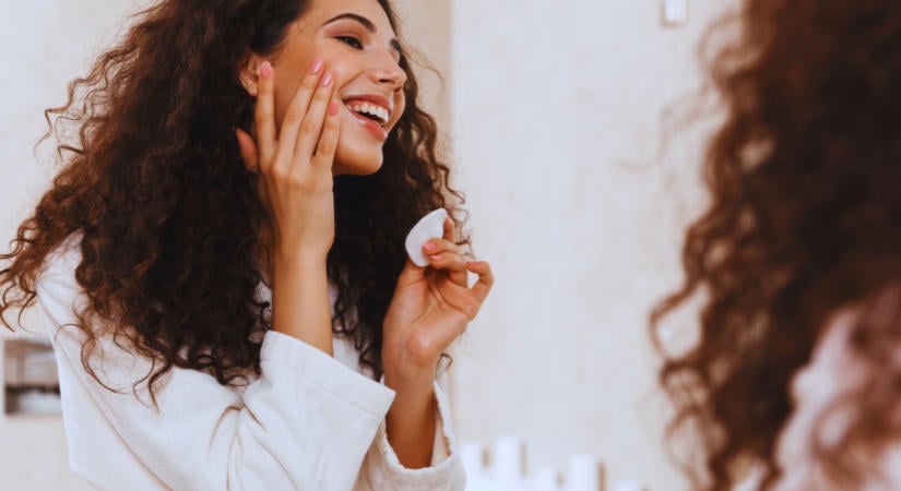 Retinol, hialuronsav, C-vitamin: Hogyan szépítenek kedvenc hatóanyagaink?