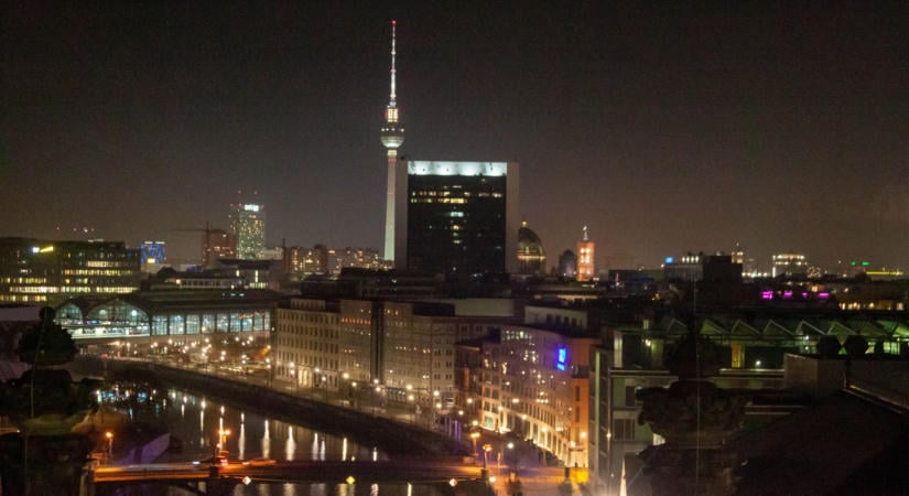 Váratlan fordulat Berlinben: hatalmasat bukhattak a kormányzó pártok