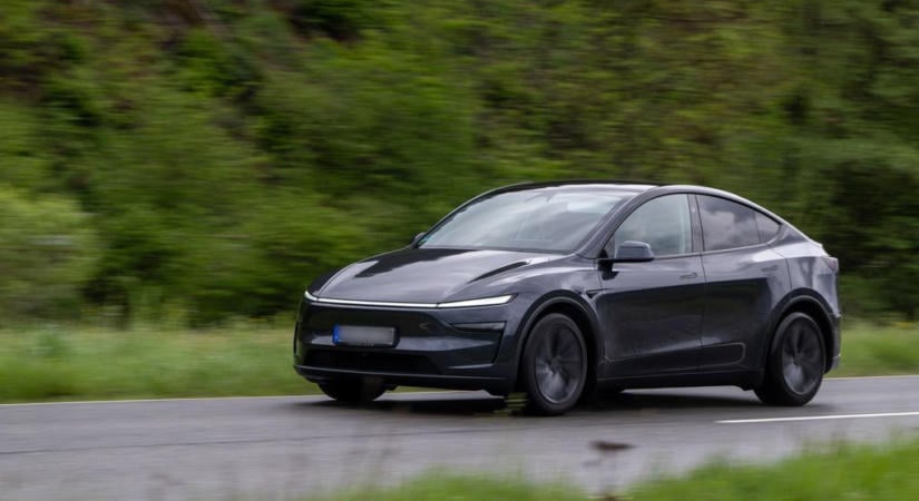 Hamarosan egész Európában zöld utat kaphat a Tesla önvezetése