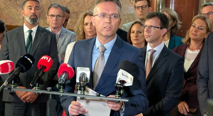 Akár már hétfőn dönthetnek Hankó Balázs, Seszták Miklós és Magyar Péter mentelmi jogáról