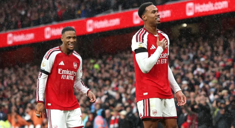 Legyőzte az Evertont, így pontszámban beérte a Man. Cityt az Arsenal