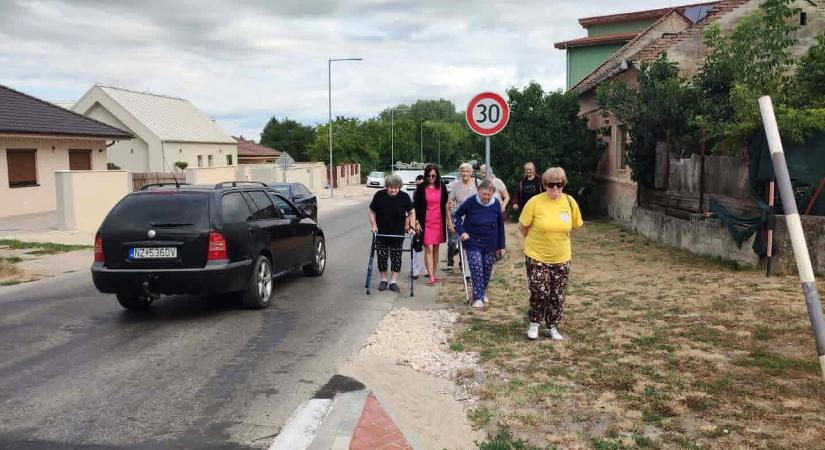 Petíciót indítottak a biztonságos közlekedés érdekében Párkányban