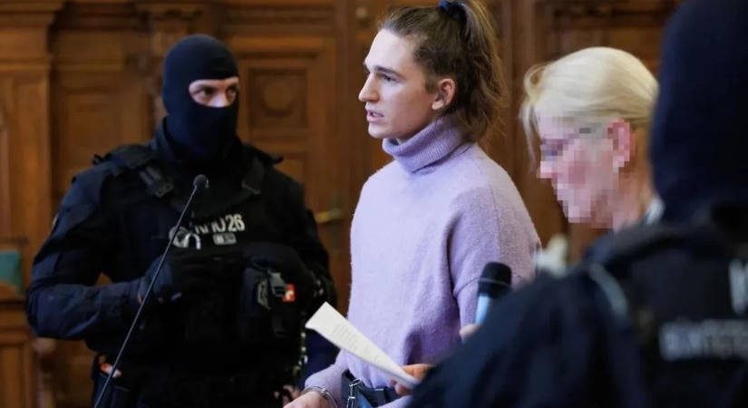 A hónap végén hirdetnek ítéletet a budapesti antifatámadások ügyében: Maja T. ismét a bíróság elé állt