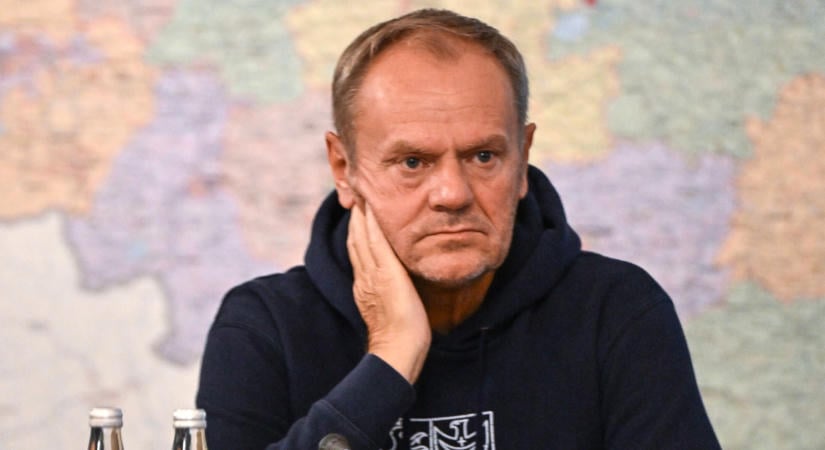 Donald Tusk: A gyilkos kamerás sisakot viselt, hogy lefilmezze a támadást