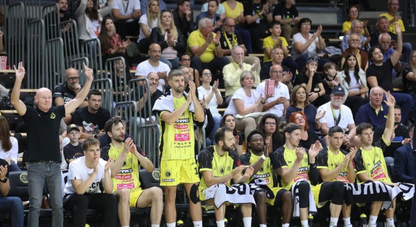Pécs-Falco KC bajnoki a Bajnokok Ligája előtt