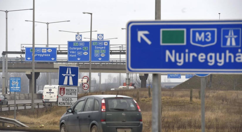 Kamion gyulladt ki Bagnál az M3-ason, nagy a torlódás