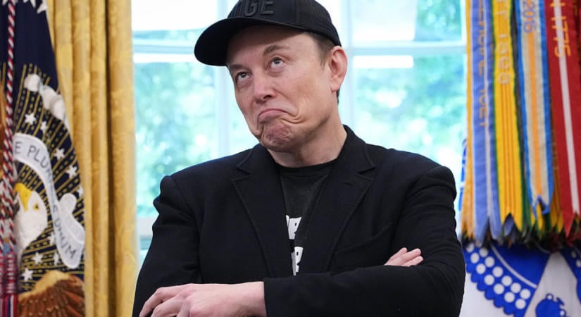 Elon Musk összeolvaszthatja két legnagyobb cégét