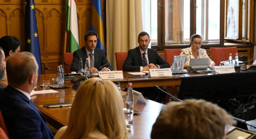 A bizottság elnöke szerint törvénysértő kiadni a vagyonvisszaszerzési hivatal elnökjelöltjeinek értékelő lapját