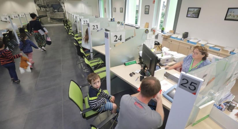 Mentsvár a hevesi családoknak: ingyenes állami segítség indul az adósságok rendezésére