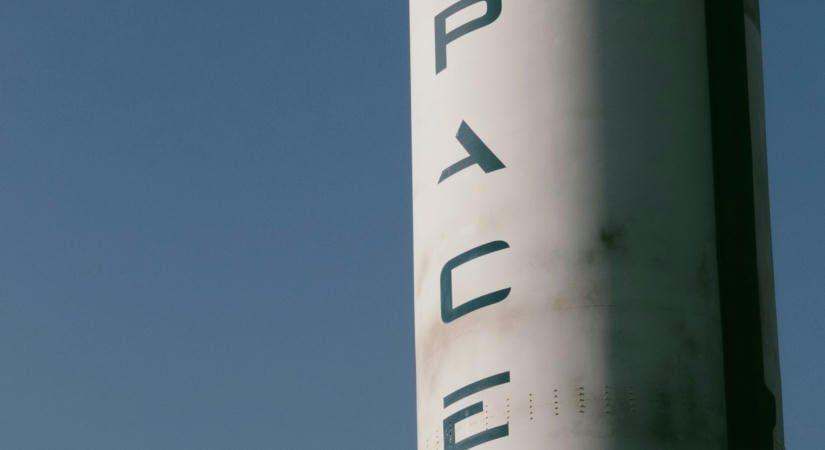 Elon Musk a kínai állami tévében hízelgett az elnöknek
