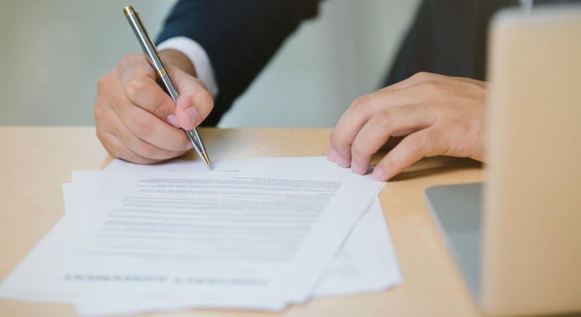 Rendkívüli bejelentést tettek péntek este az egyik legnagyobb magyar bankról: átrendeződik a tulajdonosi kör – nem akárki adott túl a részvényein