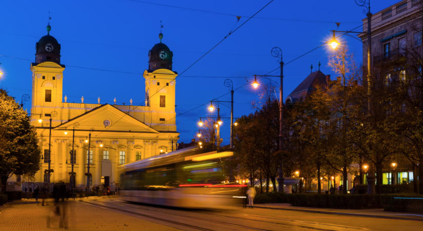 Bezárás helyett több mint két hónap után újraindulhat a debreceni gyár