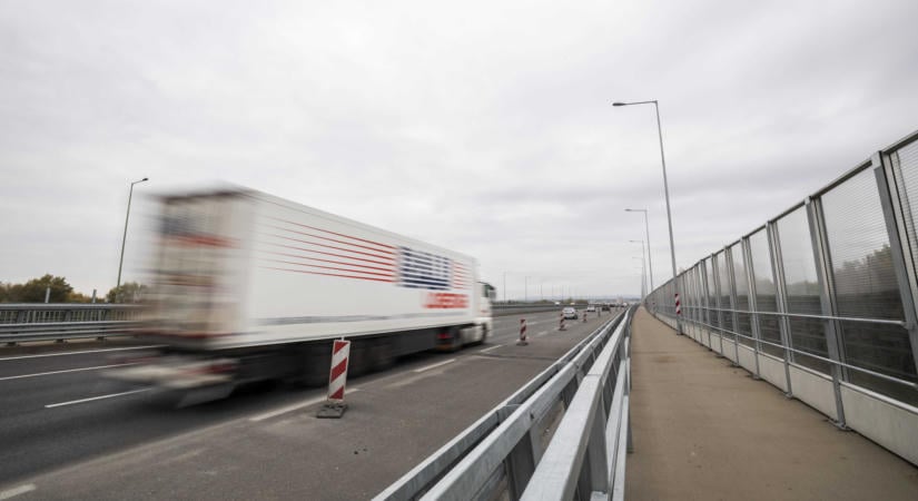 Itt a figyelmeztetés: nehéz napok várnak az autósokra az M0-s körgyűrűn
