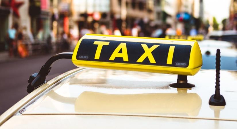Elszabadult taxi gázolt halálra egy fiatal nőt Prágában