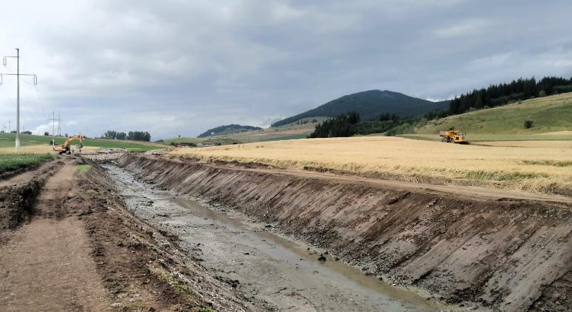 A tervek szerint halad a csíkszeredai Suta-tó rehabilitációja