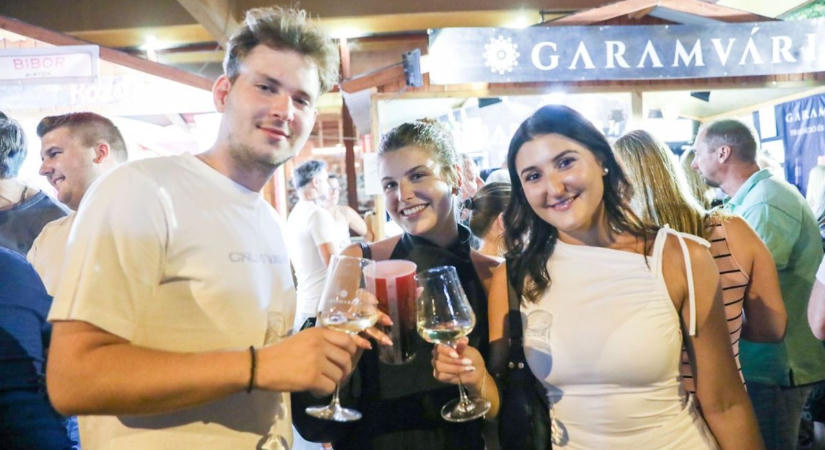 Mennyi az annyi? Megnéztük a Sörtér és a Borok utcája árait - fotók