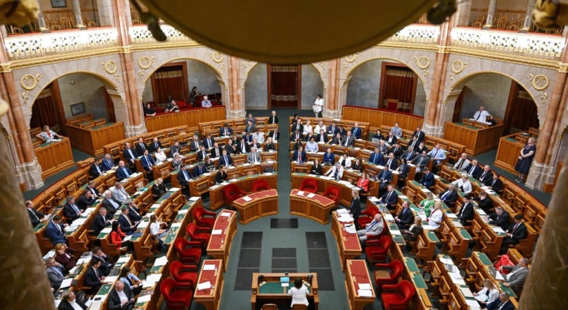 Kudarc az államfőnek: nem választotta meg az Országgyűlés Szathmáry Zoltánt legfőbb ügyésznek